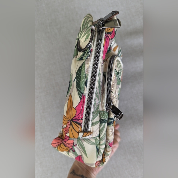 Lug Ranger Crossbody Bag in Lily Sand - Picture 3 of 7